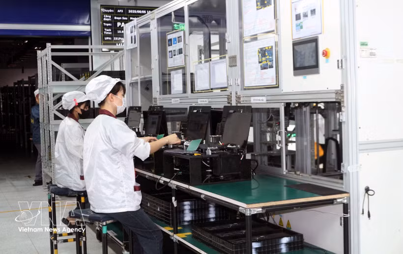 Компания Wistron Infocomm Vietnam с ограниченной ответственностью в промышленной зоне Донгван III, эффективно работающая на территории, увеличила объем инвестиций на 284 млн долларов США. Фото: ВИА