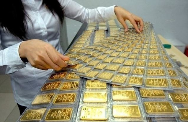 Государственный банк Вьетнама будет координировать действия с Министерством общественной безопасности по управлению рынком золота. (Фото: ВИА)