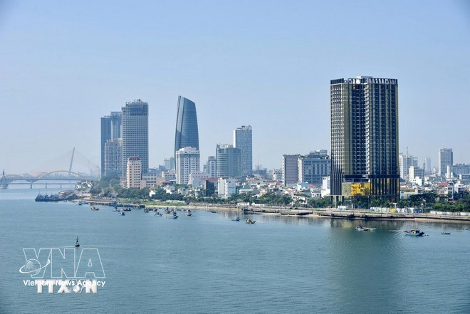 Многие частные предприятия инвестируют в сферу услуг и недвижимость в Дананге