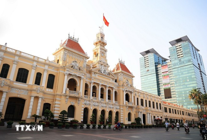 Здание Народного комитета города Хошимин. Фото: ВИА 12-di-tich-lich-su-van-hoa-o-thanh-pho-ho-chi-minh-9.jpg