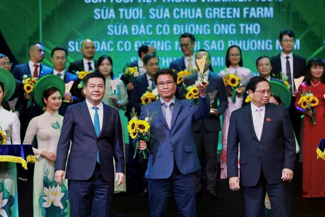 Vinamilk вновь удостоена звания Национального бренда Вьетнама 2024 года. (Фото: Vietnam+) vinamilk-1-5454.jpg