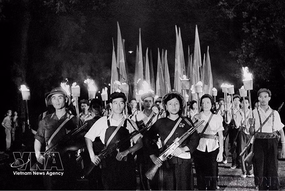 В мае 1964 года среди столичной молодёжи было развёрнуто движение «Три готовности», которое затем распространилось по всему Северу и внесло важный вклад в победу в сопротивлении против США за спасение Родины (Фото: ВИА)