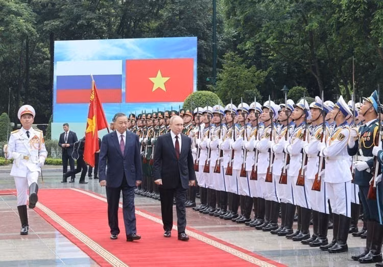 Президент Вьетнама То Лам председательствует на церемонии привествия Президента Российской Федерации Владимира Владимировича Путина с государственным визитом во Вьетнам (Ханой, 20 июня 2024 года) (Фото: ВИА)
