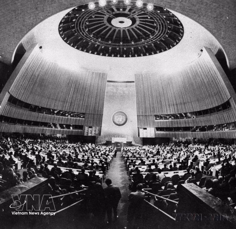 20 сентября 1977 года на открытии 32-й сессии Генеральной Ассамблеи ООН в Нью-Йорке (США) была принята Резолюция о признании Вьетнама членом ООН (Фото: Архив ВИА)