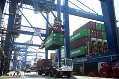 Погрузочно-разгрузочные работы в порту Катлай (квартал Катлай) в системе морских портов Хошимина. (Фото: ВИА)