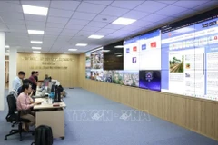 Центр мониторинга и управления «умным городом» провинции Даклак формирует и распределяет права доступа для департаментов, комитетов, отраслевых органов и для 102 общин и кварталов по всей провинции. (Фото: ВИА)