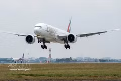 Самолёт авиакомпании Emirates (Объединённые Арабские Эмираты, ОАЭ) в международном аэропорту Нойбай. Фото: ВИА