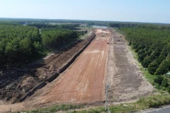 Участок проекта скоростной автомагистрали Зангиа – Чонтхань, проходящий через общину Нябич, получил 95% «чистой» площадки, переданной инвестору. (Фото: ВИА)