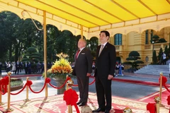 Президент государства проводит церемонию встречи Короля Иордании