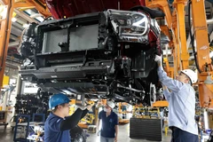 Линия сварки кузовных рам легковых автомобилей на заводе Ford в Хайзыонге. (Фото: ВИА)