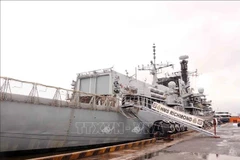 Корабль HMS Richmond Королевских ВМС Великобритании прибыл в порт Хошимина. (Фото: ВИА)