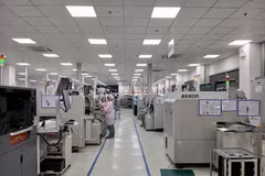 Производственная линия электронного оборудования с применением технологии SMT на заводе Trung Nam EMS в Данангском парке высоких технологий. Фото: ВИА