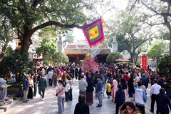 Ханой открывает бесплатный вход на 17 туристических достопримечательностей, исторических памятников и культурных объектов с 20 по 22 февраля 2026 года, что вызывает резкий рост числа посетителей. (Фото: ВИА)