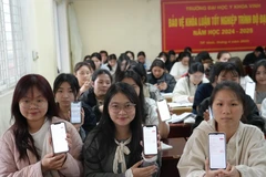 Вся информация о студентах Виньского медицинского университета была обновлена через программное обеспечение VNeID. (Фото: ВИА)