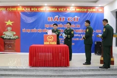 Избиратели пограничной заставы Заошан (провинция Лайчау) голосуют на выборах депутатов Национального собрания XVI созыва и депутатов Народных советов всех уровней на срок 2026–2031 годов. (Фото: ВИА)