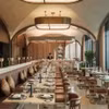 Элегантная обстановка ресторана The Hudson Rooms на крыше отеля Capella Hanoi. (Фото: Sun Group) 