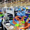 Производство игрушек на предприятии с инвестициями из Гонконга. (Фото: ВИА)