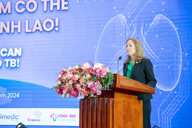 Директор АМР США Вьетнам Алер Граббс. (Фото: Vietnam+) 4.png