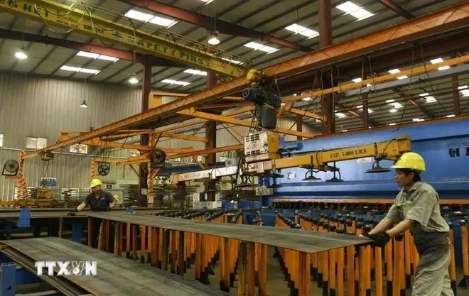 Производство стали на заводе Zamil Steel Vietnam в индустриальном парке Нойбай, Ханой. (Фото: ВИA) 3.png