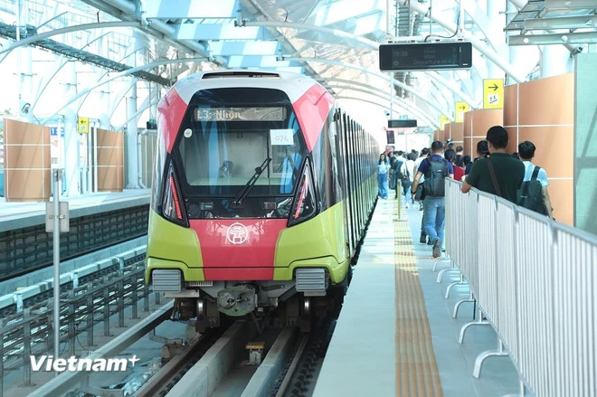 Транспортная отрасль ускорит инвестиции в метро в Ханое. (Фото: Хоай Нам/Вьетнам+) 2.png