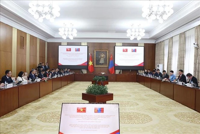 На переговорах (Фото: ВИA) 2.png