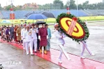Король и королева Бутана посетили Мавзолей Президента Хо Ши Мина. Фото: ВИА.