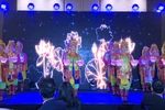 Сотни зрителей с восхищением наслаждались выдающимися выступлениями придворной музыки, исполненными вьетнамскими артистами. Фото: ВИА.