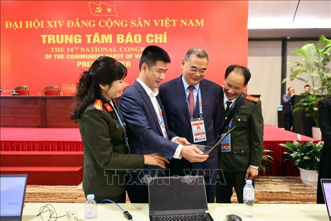 Журналисты и редакторы работают в зоне Пресс-центра Съезда. Фото: ВИА.