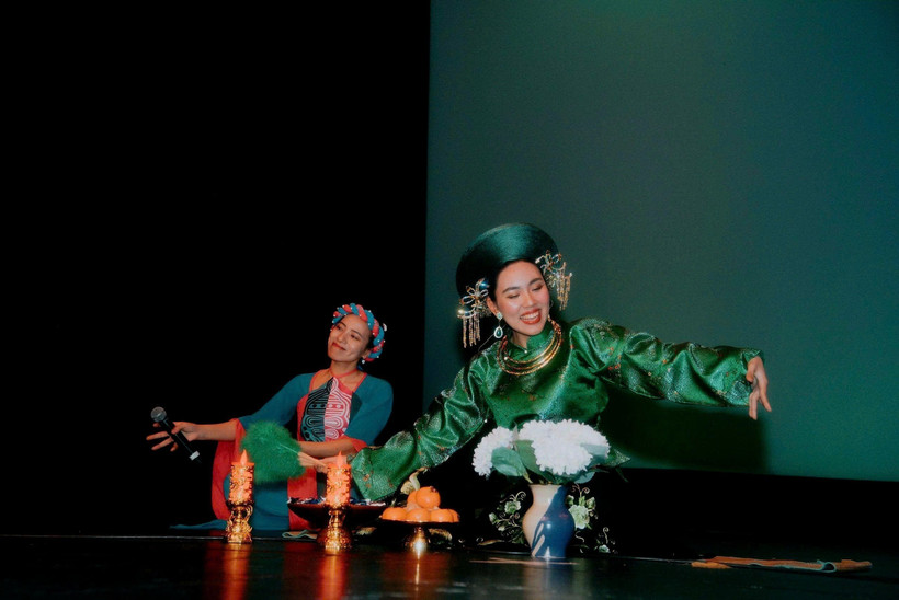 Один из художественных номеров, насыщенных национальной самобытностью, представленных на Дне Вьетнама 2025. Фото: ВИА.