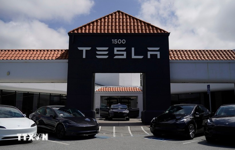 Один из автосалонов Tesla. (Фото: ВИА)
