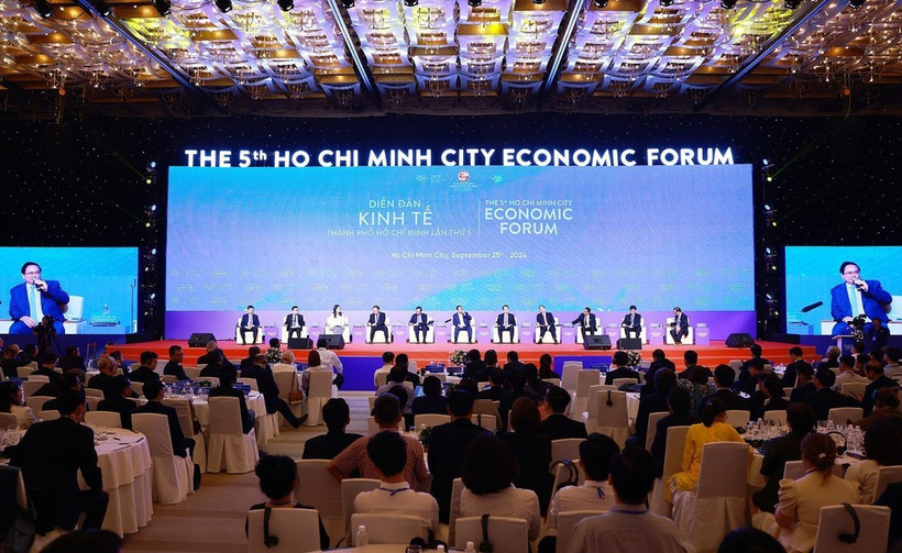 Сессия диалога по вопросам политики между Премьер-министром и крупными отечественными и международными корпорациями. Фото: ВИА.