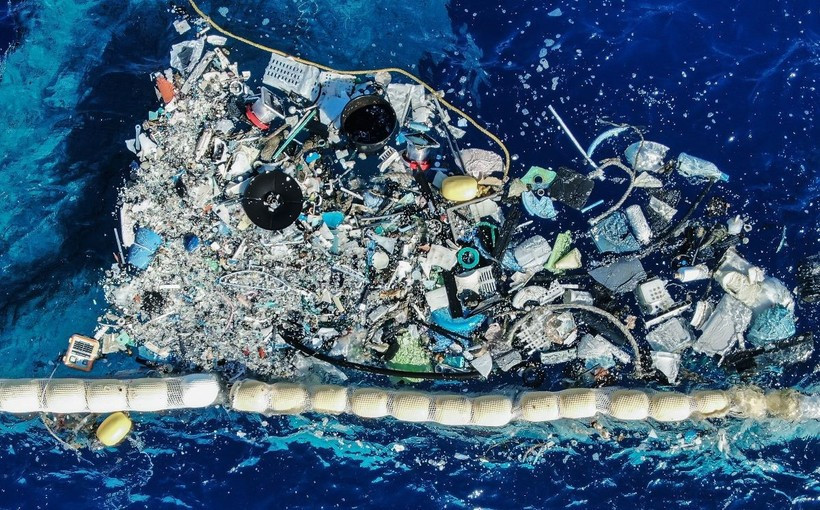 Загрязнение моря пластиковыми отходами становится всё более серьёзной проблемой. (Фото: Wired)