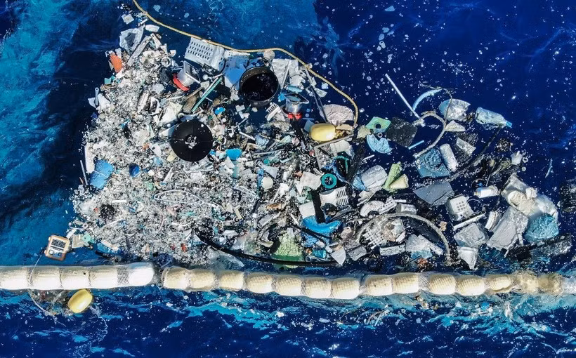 Загрязнение моря пластиковыми отходами становится всё более серьёзной проблемой. (Фото: Wired)
