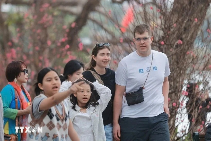 Число иностранных туристов, прибывших во Вьетнам во время праздника Тэт, увеличилось на 30% по сравнению с тем же периодом 2024 года. (Фото: ВИА)