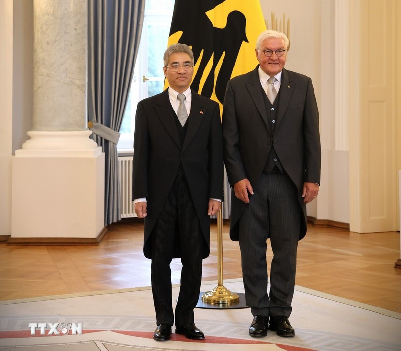 Президент Федеративной Республики Германия Франк-Вальтер Штайнмайер и Посол Нгуен Дак Тхань на церемонии вручения верительных грамот. Фото: ВИА.