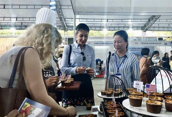 Дегустация блюд, приготовленных прямо на месте в рамках программы «Открой для себя сельское хозяйство США». Фото: ВИА.