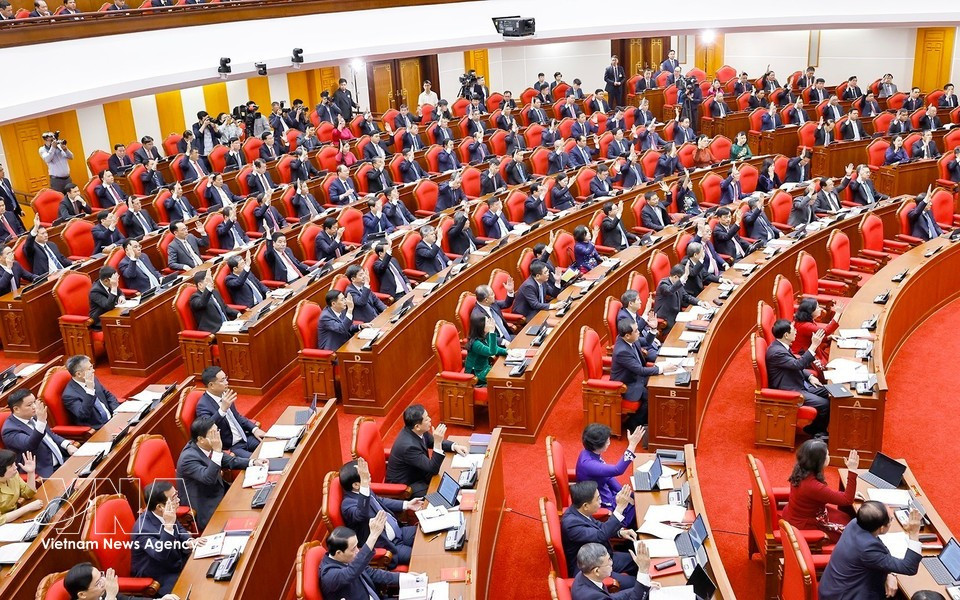 Делегаты присутствуют на открытии 2-го пленума ЦК КПВ 14-го созыва. Фото: Зоан Тан — ВИА.