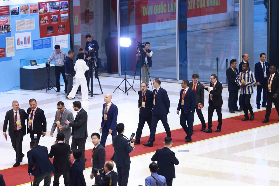 Зарубежные делегаты на открытии XIV всевьетнамского съезда КПВ. (Фото: ВИА)