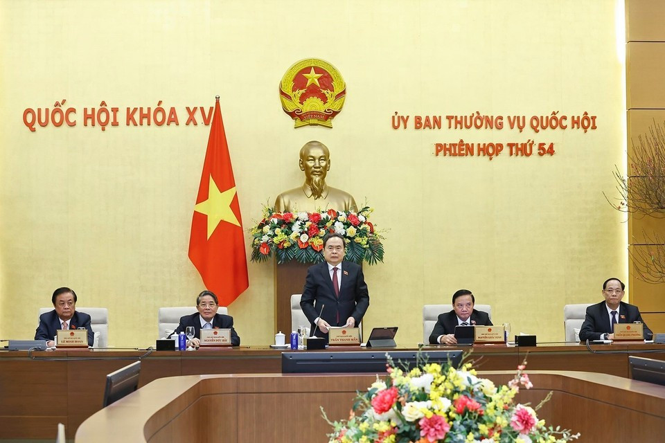 Председатель Национальное собрание Вьетнама Чан Тхань Ман выступает со вступительной речью на сессии. (Фото: ВИА)