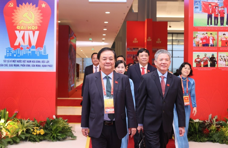 Делегаты принимают участие в пленарном обсуждении документов съезда утром 21 января. (Фото: ВИА)