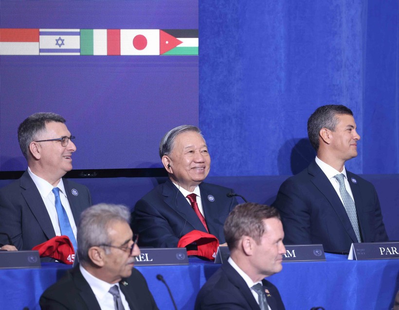 Поездка, состоявшаяся 18–20 февраля, была осуществлена по приглашению президента США Дональда Трампа, который также является председателем-основателем Совета. (Фото: ВИА)