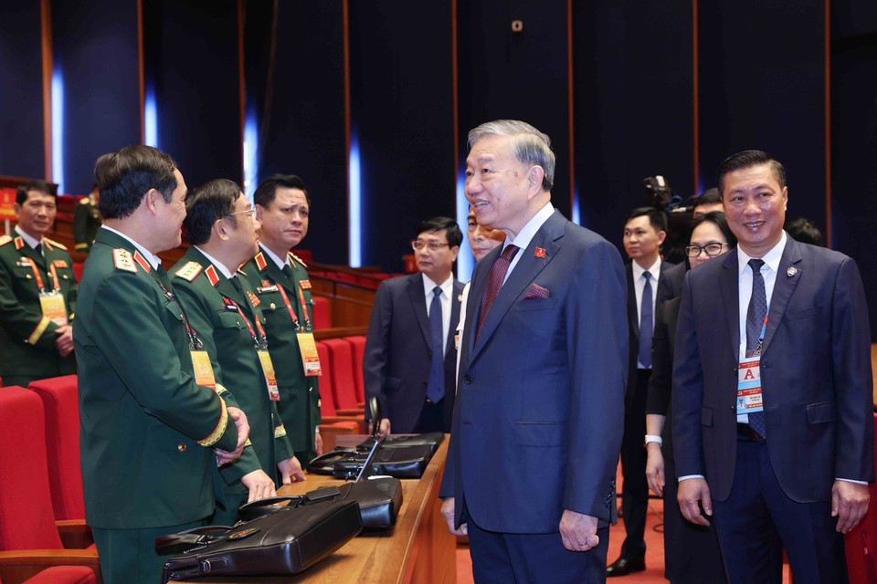 Генеральный секретарь ЦК КПВ То Лам провел итоговую проверку главного зала Национального конференц-центра накануне открытия подготовительного заседания. (Фото: ВИА)