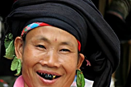 Женщина с черненными зубами, Южный Вьетнам / © Linda De Volder