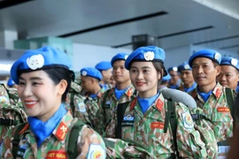 Радость и гордость военнослужащих Инженерного отряда № 4 при отправке на выполнение миротворческой миссии (Фото: ВИА)