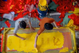 Деревня флагов Тыван «окрасилась в красный» в дни исторического августа