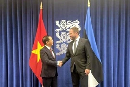Заместителя премьер-министра и министра иностранных дел Вьетнама Буй Тхань Шон встретился с министром иностранных дел Эстонии Маргусом Цахкна (Фото: ВИА)