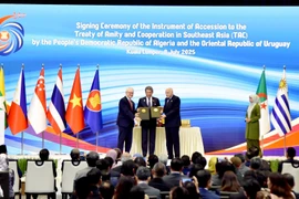 Церемонии подписания документов о присоединении Уругвая и Алжира к Договору о дружбе и сотрудничестве в Юго-Восточной Азии (TAC)