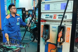 Розничные АЗС компании Petrolimex всегда обеспечивают достаточные поставки для нужд населения (Фото: ВИА)