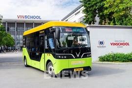 Служба School Bus работает на электромобилях EB 6 в версии для перевозки школьников.