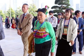 Делегаты прибывают на съезд (Фото: ВИА)